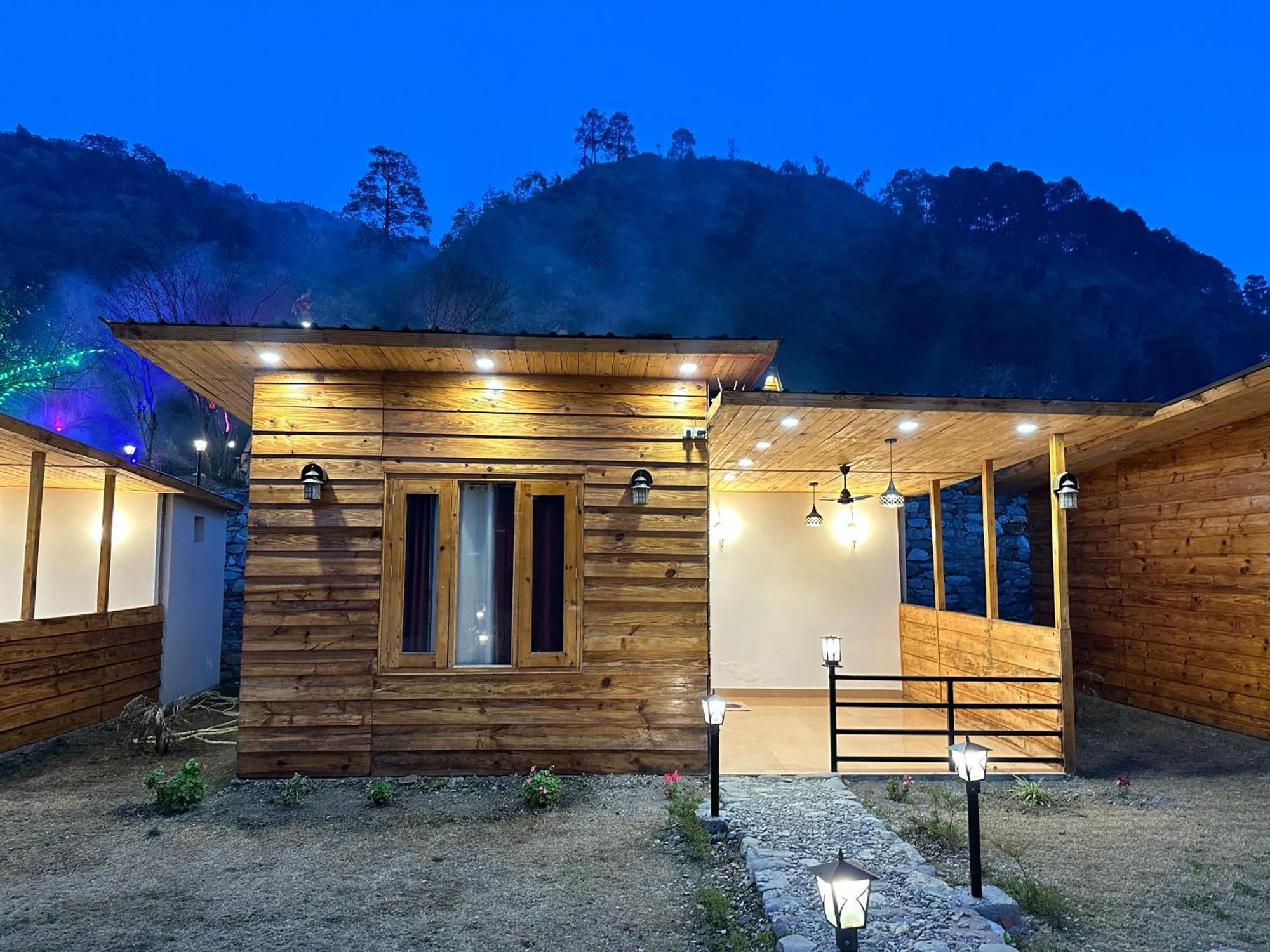 Cabana Riverside Resort - Kainchi Dham Nainital Luaran gambar