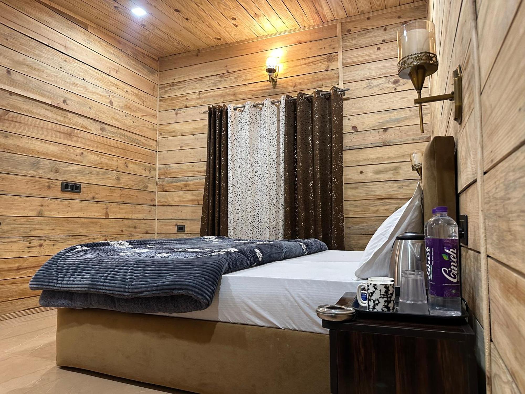 Cabana Riverside Resort - Kainchi Dham Nainital Luaran gambar