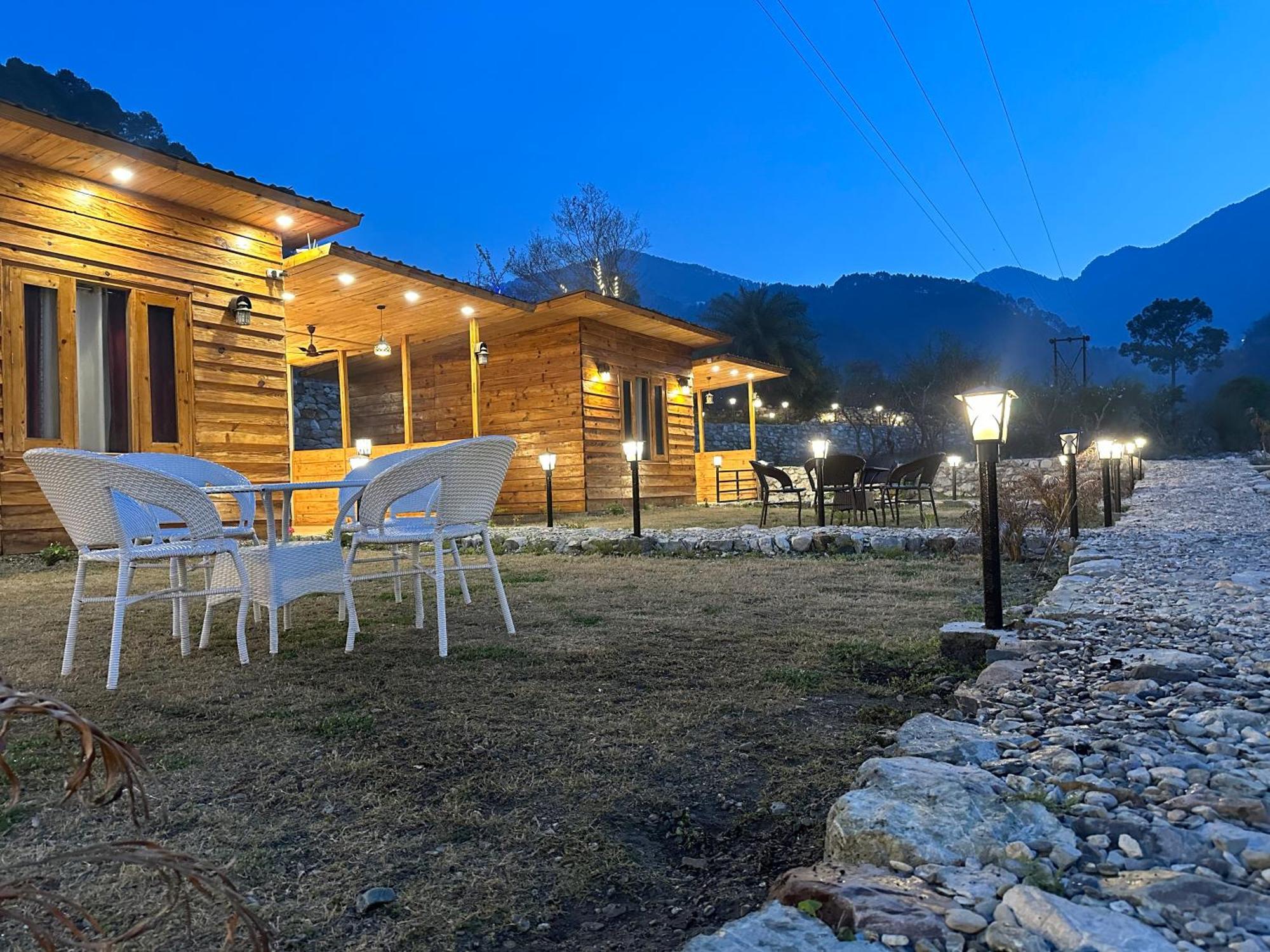 Cabana Riverside Resort - Kainchi Dham Nainital Luaran gambar