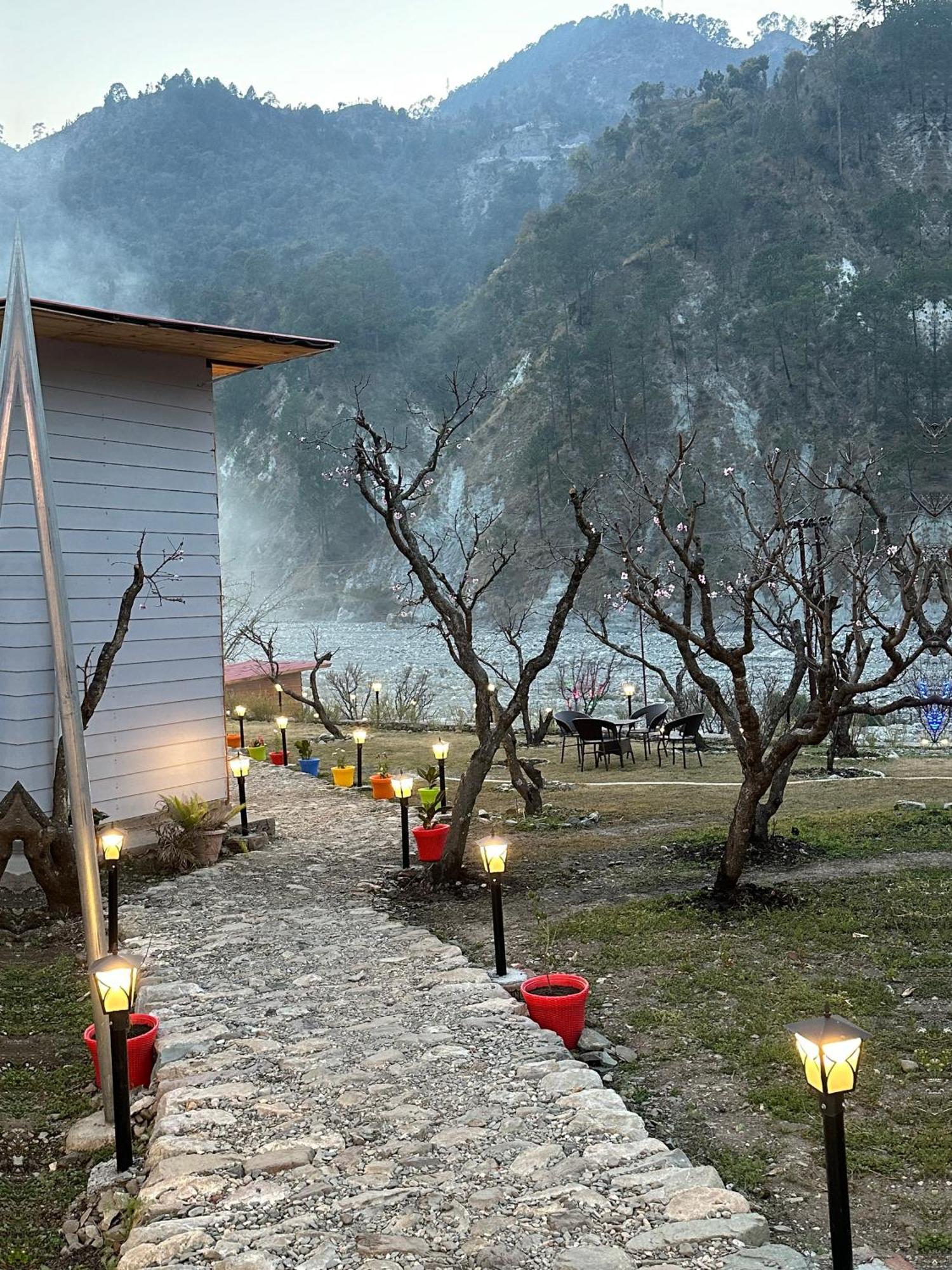 Cabana Riverside Resort - Kainchi Dham Nainital Luaran gambar
