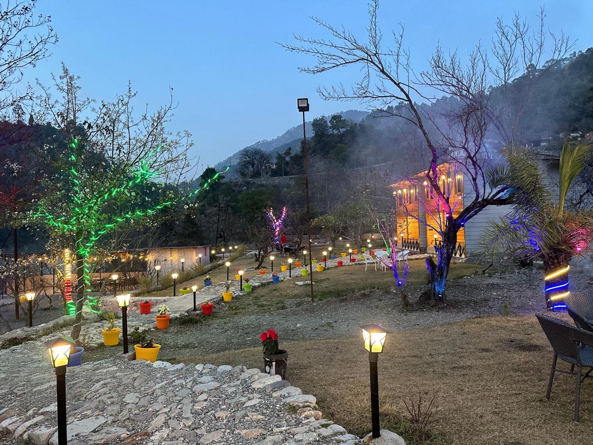 Cabana Riverside Resort - Kainchi Dham Nainital Luaran gambar
